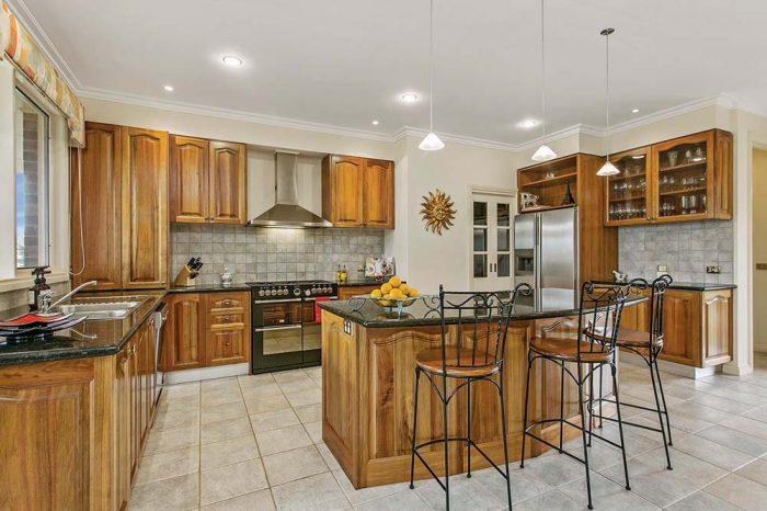 10 Bindley Court Kilmore Kitchen