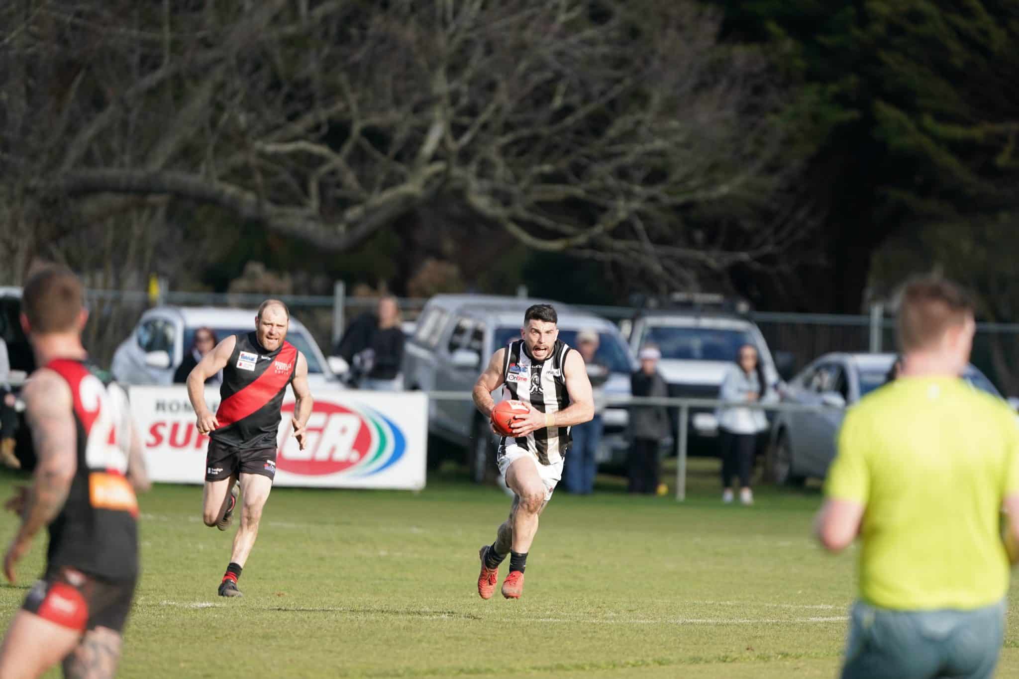 Wallan Magpies down, but not out 21 22 08 27 16 01 51 A9201005 scaled