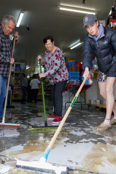 Seymour rallies amid devastation