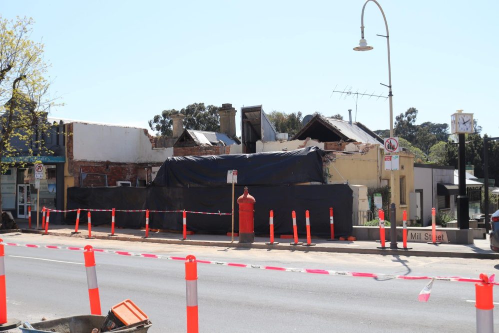 Demolition works on heritage-listed Kilmore building extended due to safety concerns