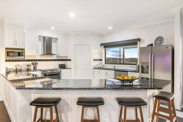 10 Scanlons Road Wandong photo 2