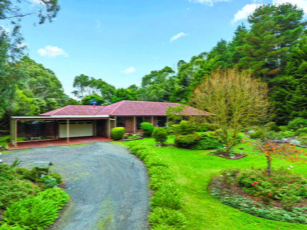 35 Melrose Drive, Kilmore Hero shot