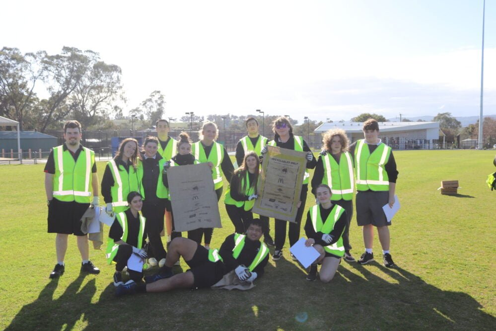 Broadford students clean up town