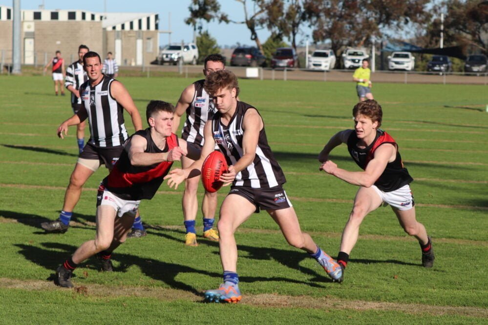 Wallan battle Riddell in windy conditions