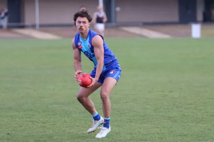 Wind wreaks havoc 4 SPORT Kilmore V Ivanhoe Joshua Alford 1068w WebRdy