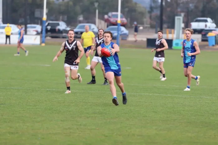 Wind wreaks havoc 3 SPORT Kilmore V Ivanhoe Zack Ferguson 1068w WebRdy