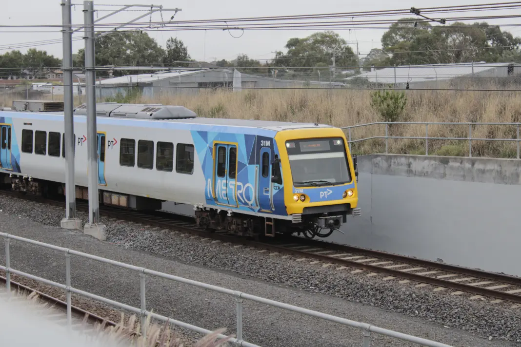 Metro train_1068w-WebRdy