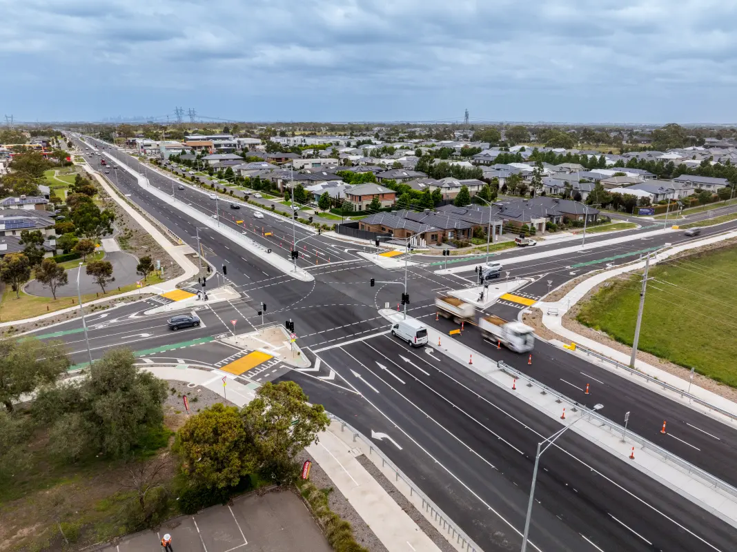 Epping Road and Pine Park DriveDe Rossi Blvd intersection_1068w-WebRdy