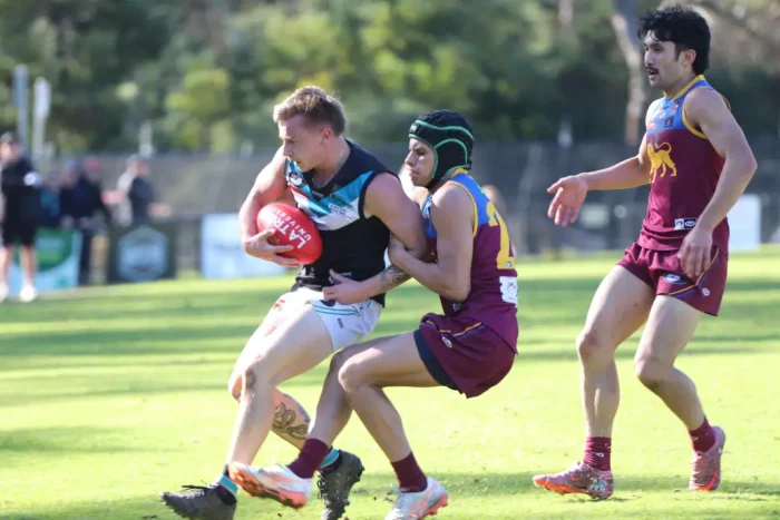 St Marys and South Morang do battle 1068w WebRdy